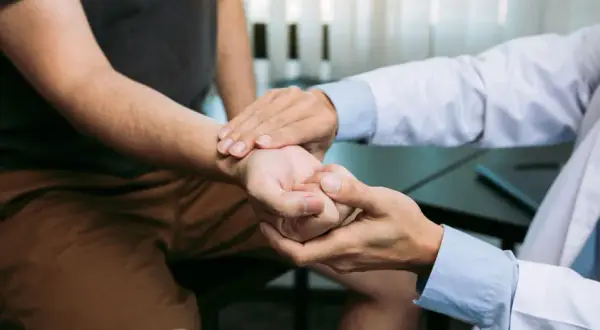 Jak podnieść tętno? Bezpieczne sposoby i objawy niskiego pulsu